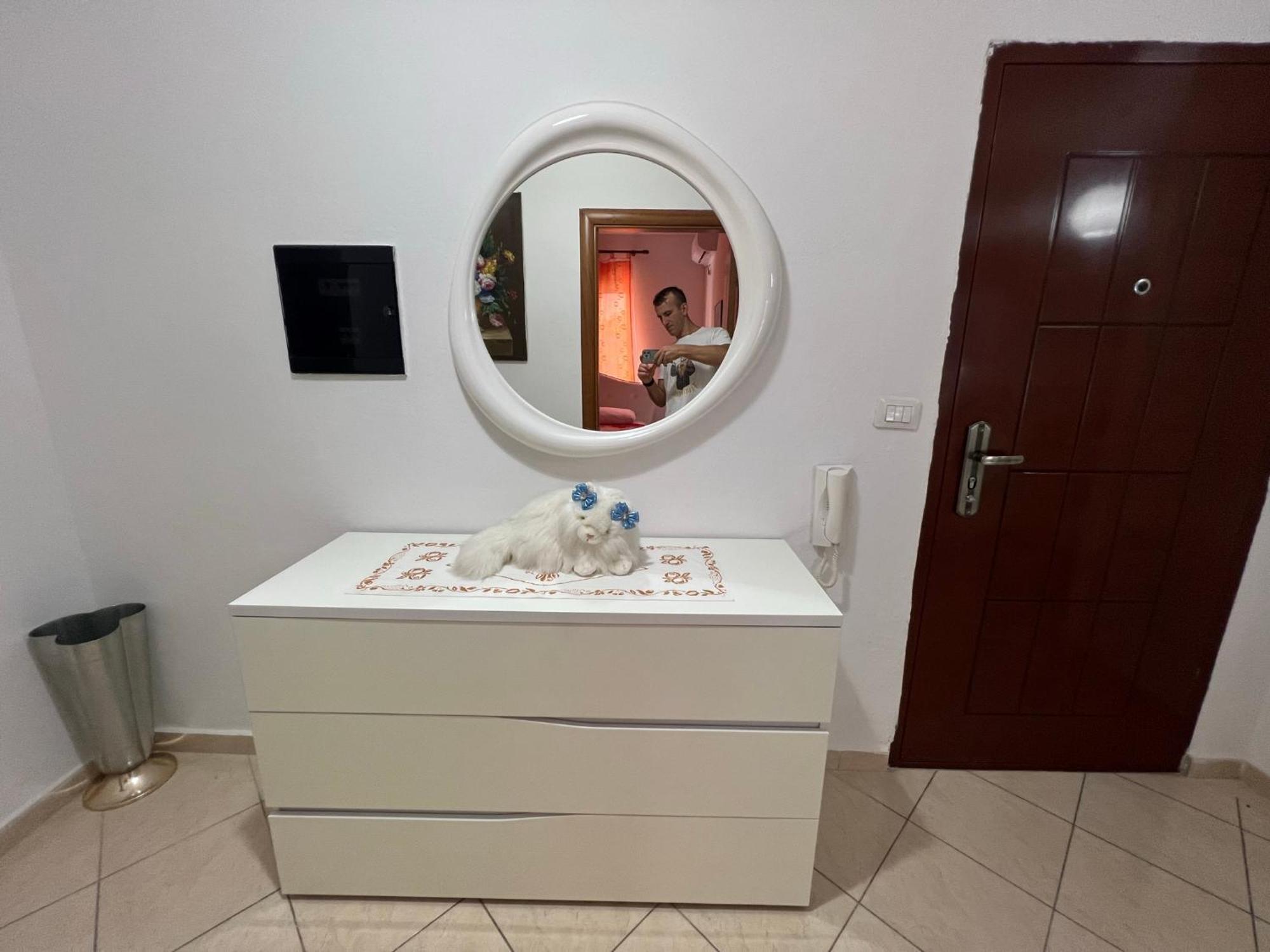 Vivi La Tua Vacanza Con L'Appartamento 1 Di Ervin! Enjoy Your Holiday With Ervin'S Apartment 1! Vlore Exterior photo